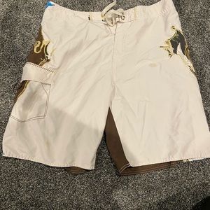 Men’s board shorts